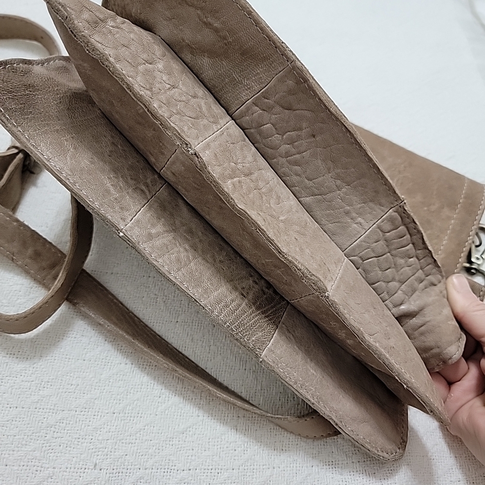 Maxon Made in Italy Tan Pebbled Leather Crossbody Messenger Boho Shoulder Bag - Picture 12 of 14
